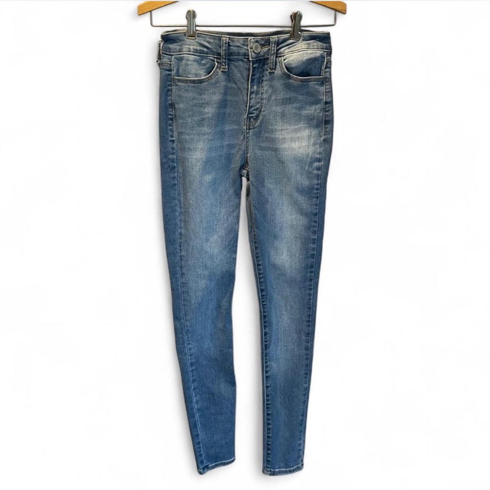SO Jeggings. Size 3. Waist 26 Rise 10 Inseam 28 Ultimate High Rise